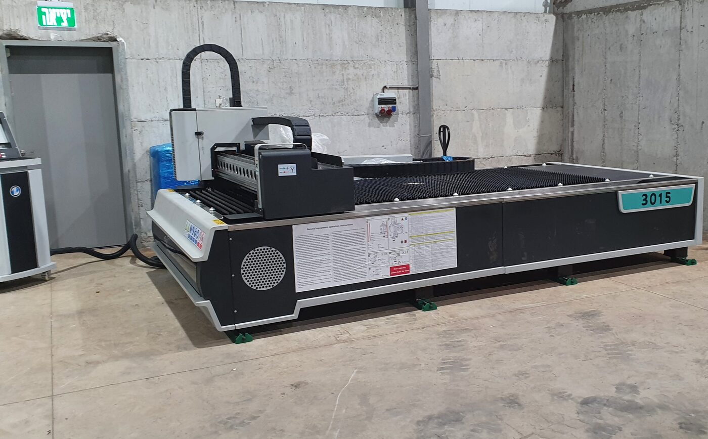 מהפכת הפייבר לייזר (Fiber Laser): העתיד של עולם החיתוך והסימון כבר כאן