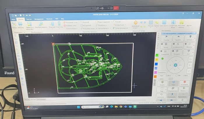 FL2030 - חיתוך מתכת בלייזר פייבר קומפקטית