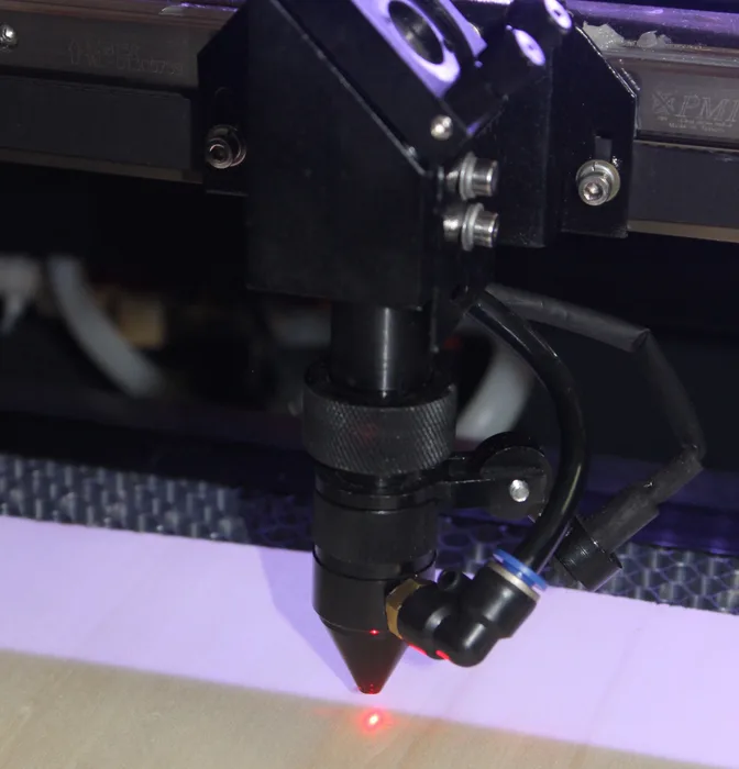 E530c – לייזר CO2 שולחני